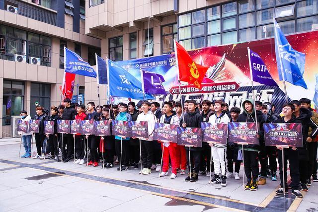 理实结合,新华学子展现专业电竞风采!