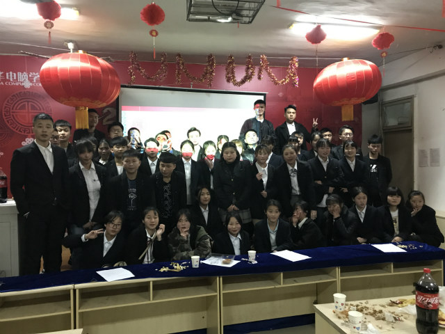 向阳而立 满怀憧憬 执着前行