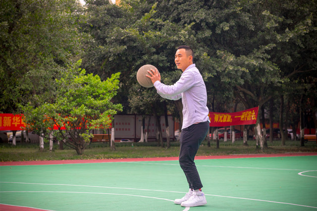 高中辍学,看“职场小白”如何“技能在手,天下可走”