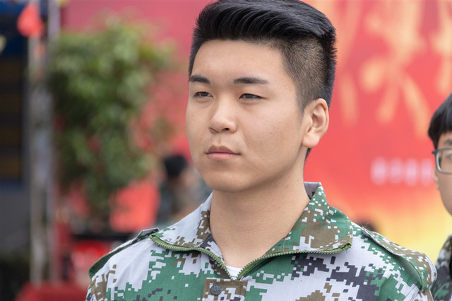 追梦新华人|因为梦想·光芒万丈!