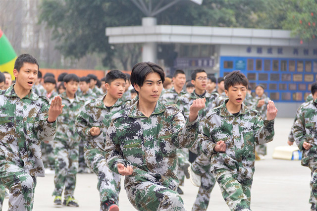 追梦新华人|因为梦想·光芒万丈!