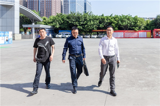 坚定信念跟党走 脱贫致富奔小康