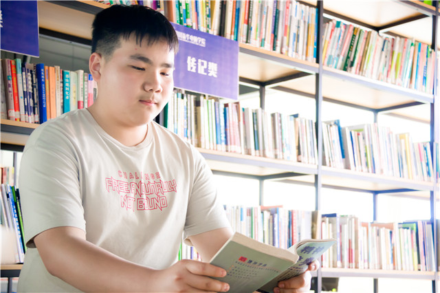 白宇翔|初中辍学,没有技术怎么办?选对专业很重要!