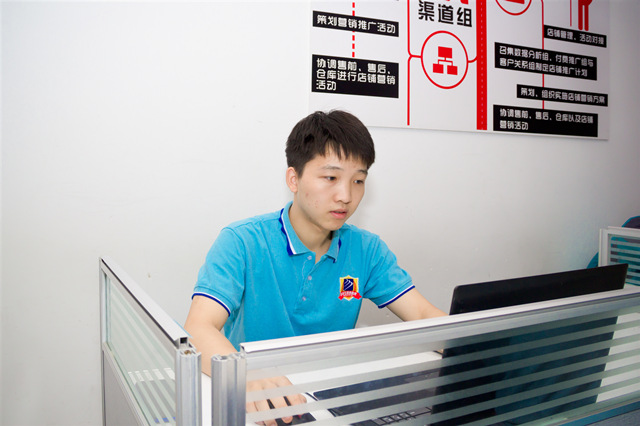 高中毕业学什么有前途?做互联网时代的白领!