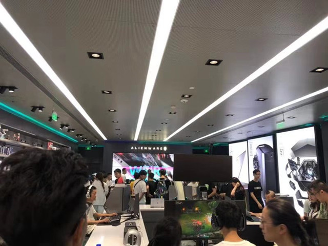 【电竞少年·C位出道】:新华行走中的冠军