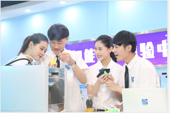 为什么学互联网新技术,要来新华?