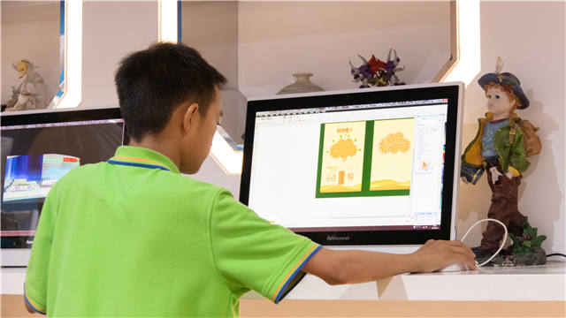 新生故事|不向生活低头,我来新华证明自己