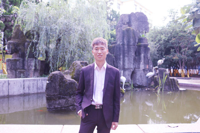 在关怀中演绎精彩 在关怀中绽放华彩!