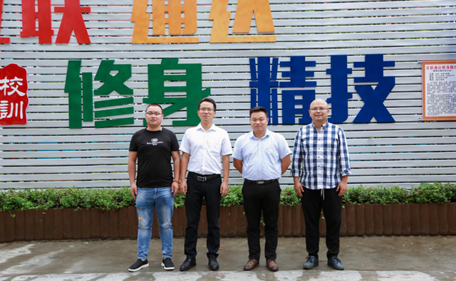 创业故事:我想把家乡的少数民族文化带出深山