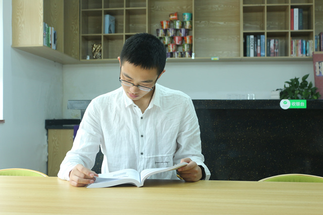 优秀学子|李郑杰:耀眼成绩来自实力+努力