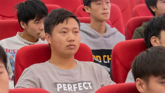 智联大咖走进四川新华:2019互联网人才就业前景大好!