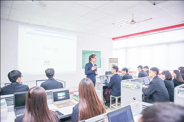 越专业越出色|双11给你三个理由来新华学电商