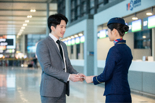 初高中毕业,学航空服务好就业吗?