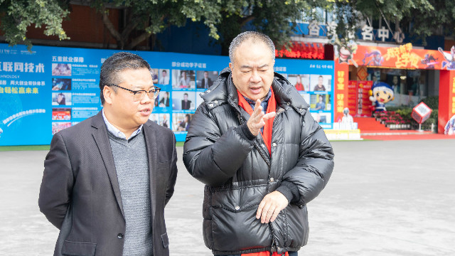 《开心鬼》导演高志森莅临四川新华开展讲座