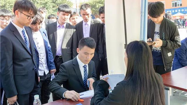 学技术为什么选择四川新华之就业篇!