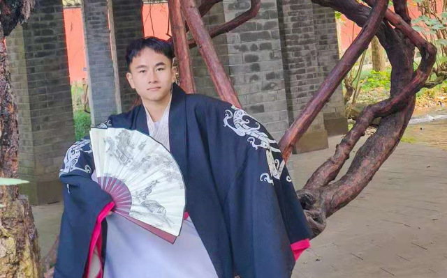 初中毕业打工太辛苦,我来新华学设计