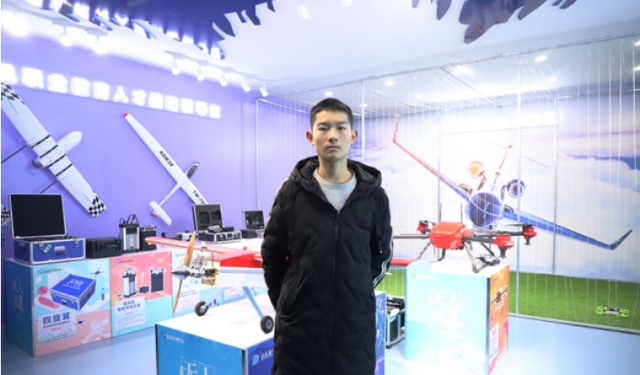 选择新华学无人机,圆我“飞手”梦