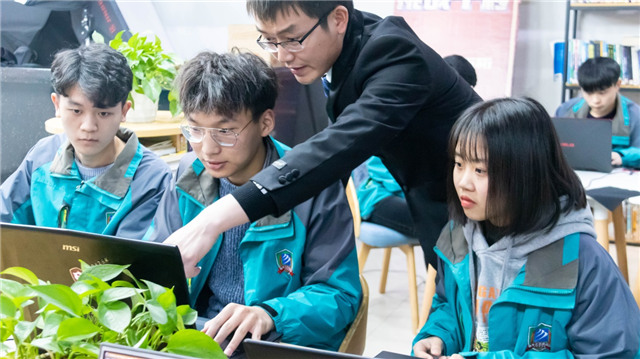 国家发布16个新职业—人工智能看新华