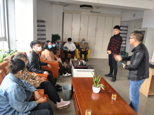 让学生走进企业,就业更放心