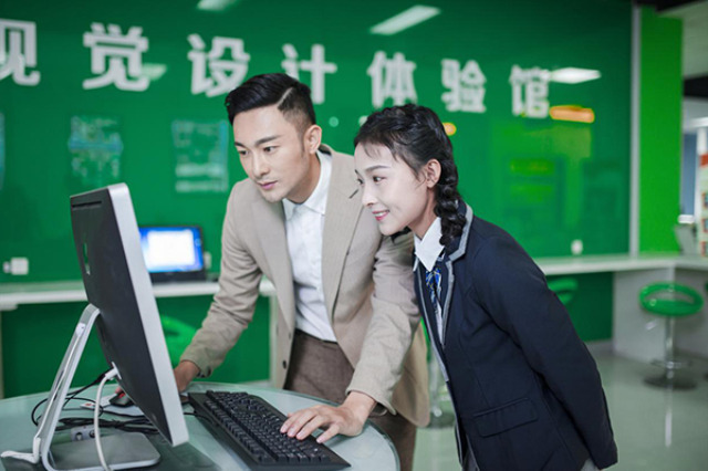 新华电脑发放百万技能教育补贴金