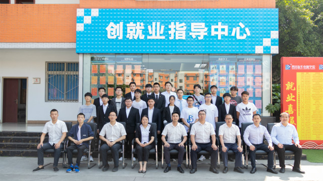 在新华的最后一堂课:2020年毕业生毕业典礼