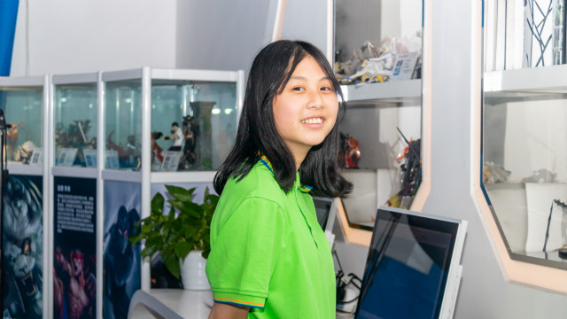 想要学一门实用的技术,选择了UI