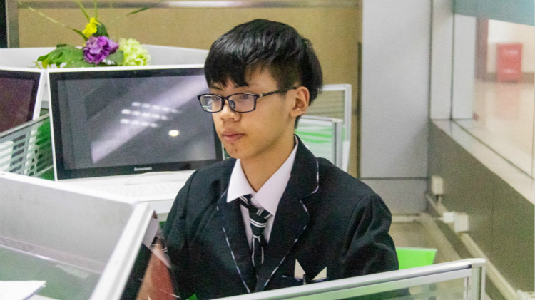 心中有火,眼中有光,新华圆梦少年!