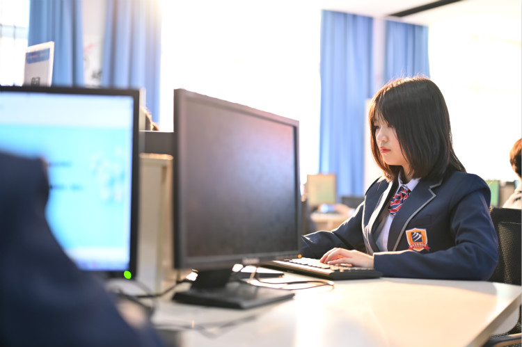 初高成绩不理想,找职校?女生学什么专业好?