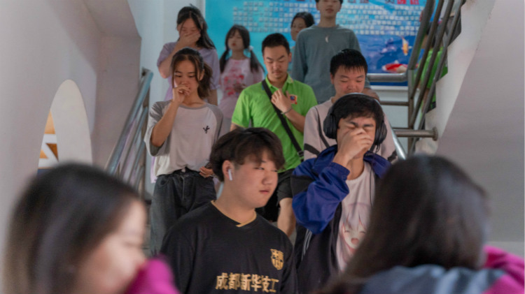 消防演练走进四川新华,筑牢安全防火墙