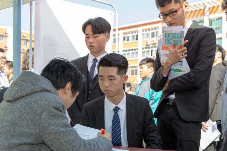 职业教育“低人一等”?职教优势在哪里?