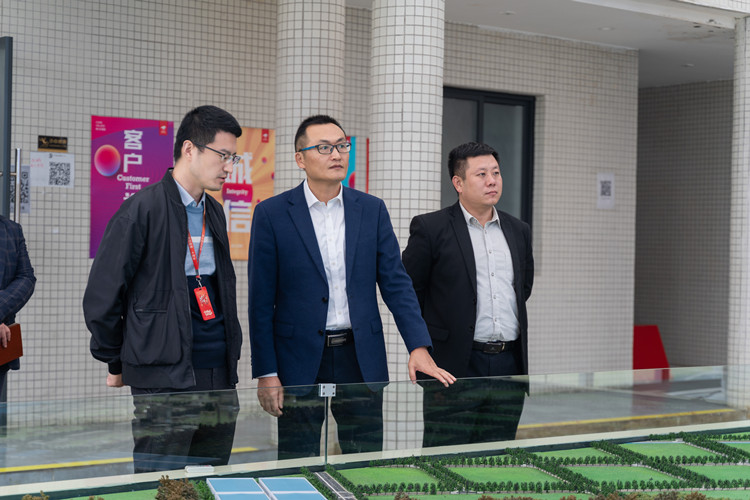 情系学子|院校领导走访京东,看望电商实训学生!