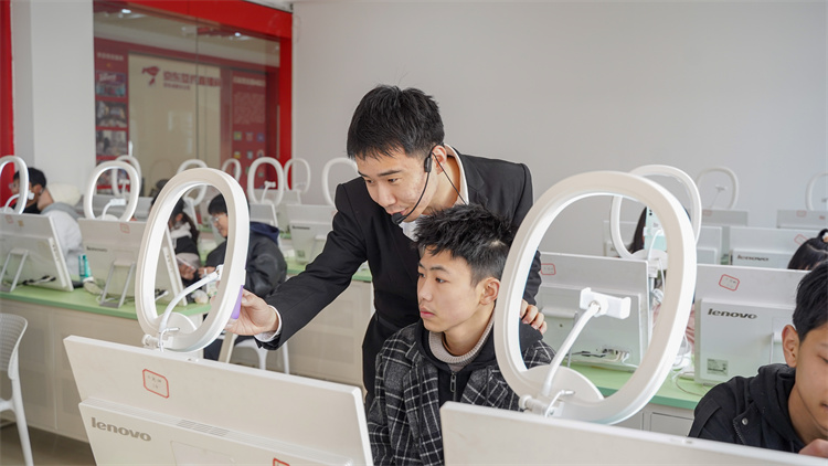 名企定向班开课啦!助力新华学子就业梦!