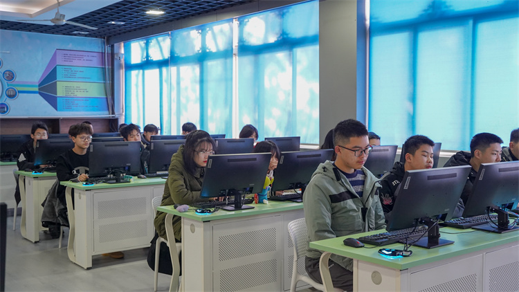 名企定向班开课啦!助力新华学子就业梦!