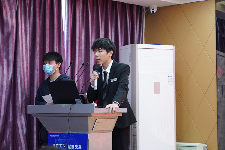 2022年春季毕业典礼暨优秀毕业生表彰大会圆满礼成