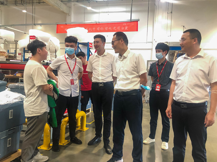 新华学子赴京东实习,实地感受工作魅力