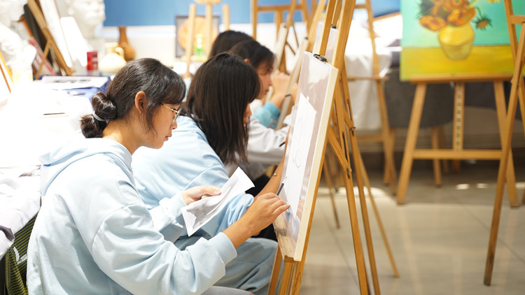 新华互联网科技培养新时代职业技能人才