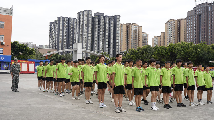 迷彩青春|2022级秋季素质拓展汇报表演完美闭幕