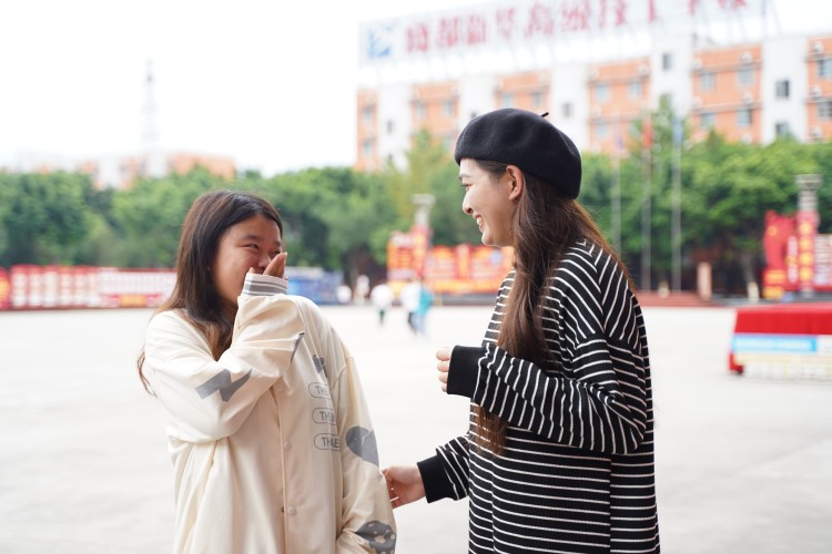 新生故事|再聚新华,共诉情谊