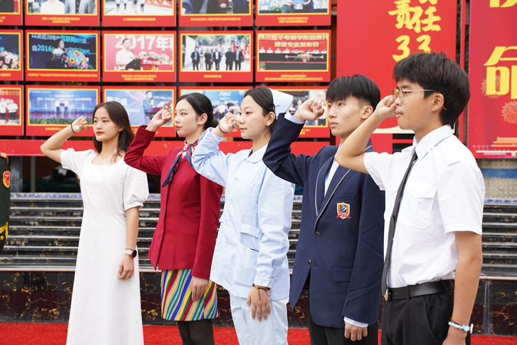 祖国颂!新华迎国庆,祝福“诵”祖国