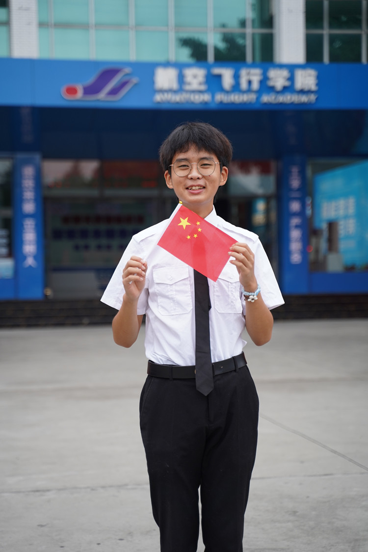 祖国颂!新华迎国庆,祝福“诵”祖国