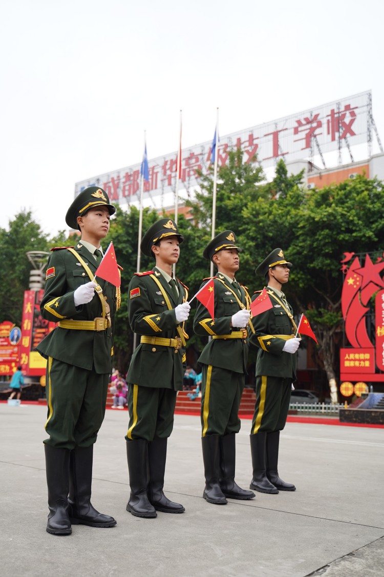 新华国旗护卫队|青春与国旗同在!