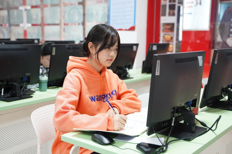 优秀学子|京东实习再得佳绩,新华学习更创新高