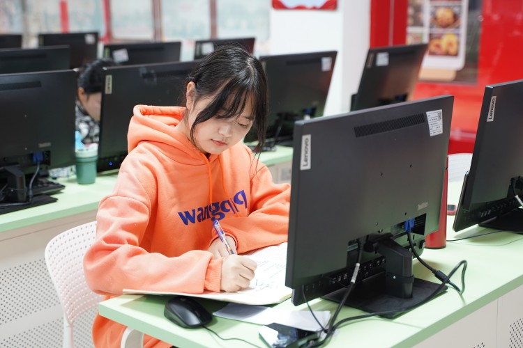 优秀学子|京东实习再得佳绩,新华学习更创新高