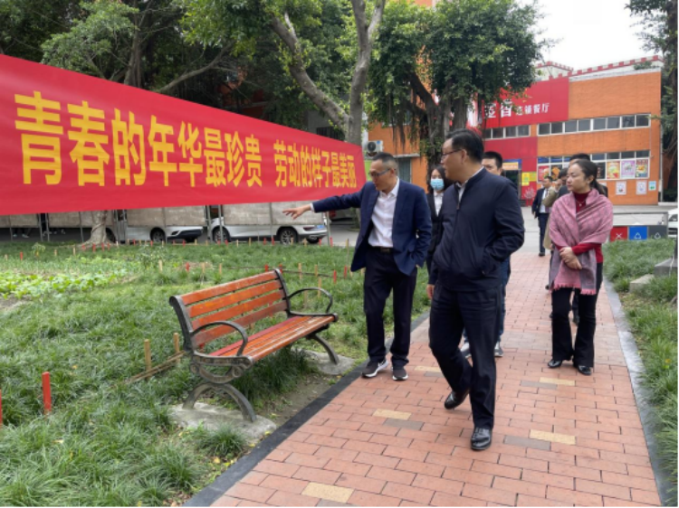 成都市技工院校规范办学评估工作组一行莅临我校开展规范办学评估工作