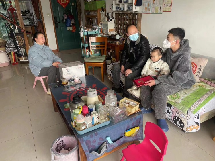 新华荣誉送到家|敦品励学,激励成长