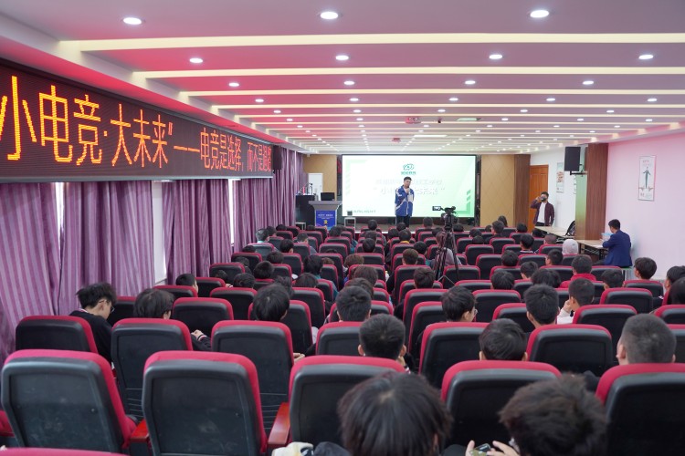 就业不迷茫!把孩子交给新华,您就放心吧