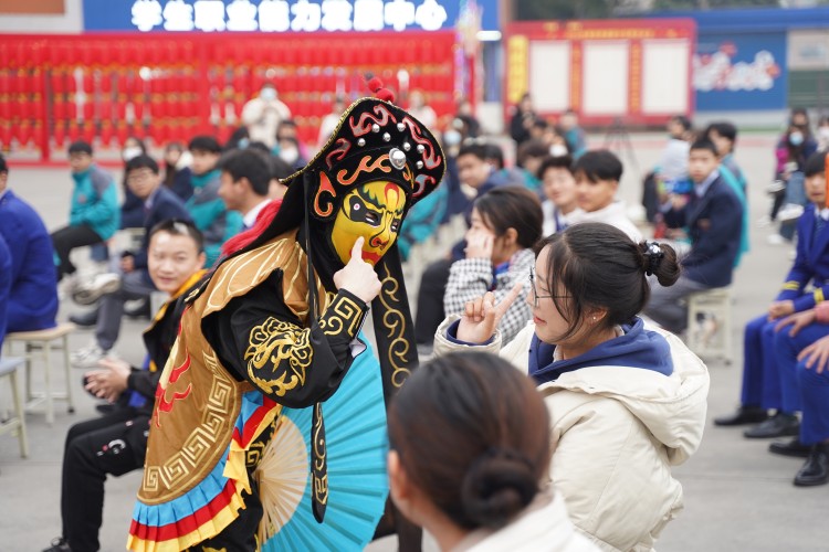 卯兔接福闹元宵,遗风佳韵汇佳节