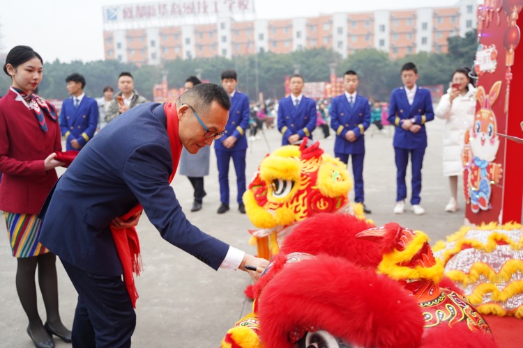 卯兔接福闹元宵,遗风佳韵汇佳节