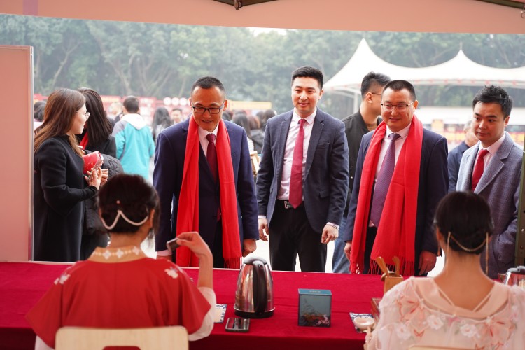卯兔接福闹元宵,遗风佳韵汇佳节
