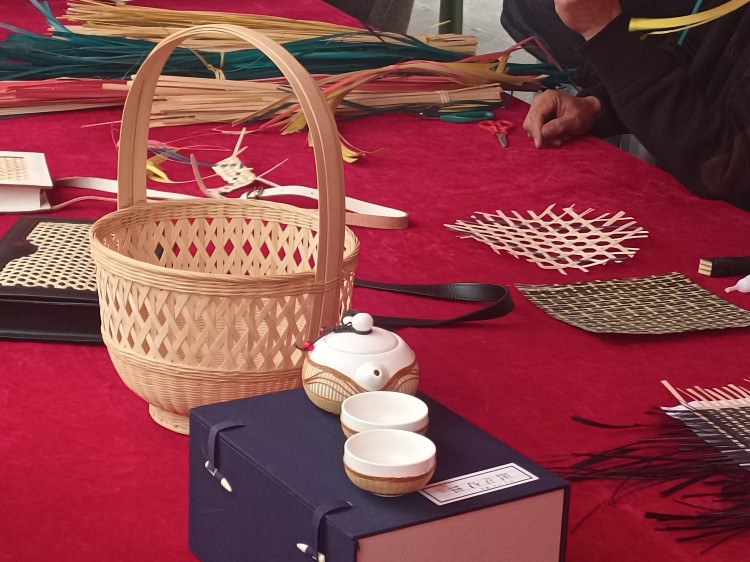 卯兔接福闹元宵,遗风佳韵汇佳节